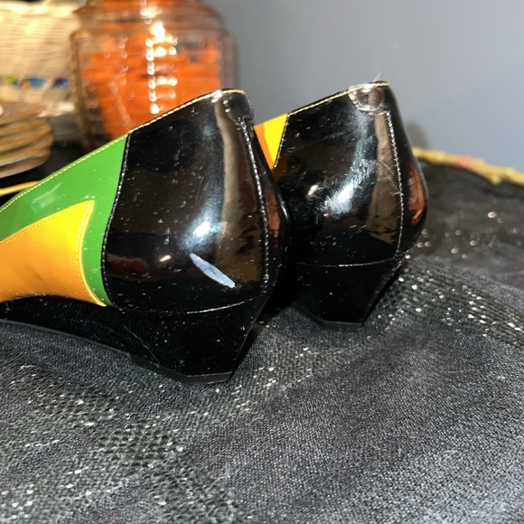 BCBGirls Size 7.5 Peeptoe Colorblock Wedges - Picture 5 of 13